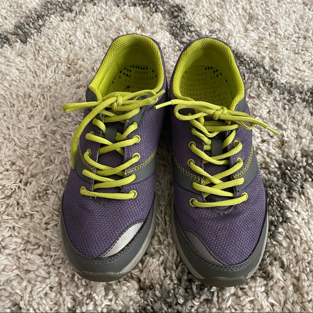 Vionic size 7 sneaker shoe